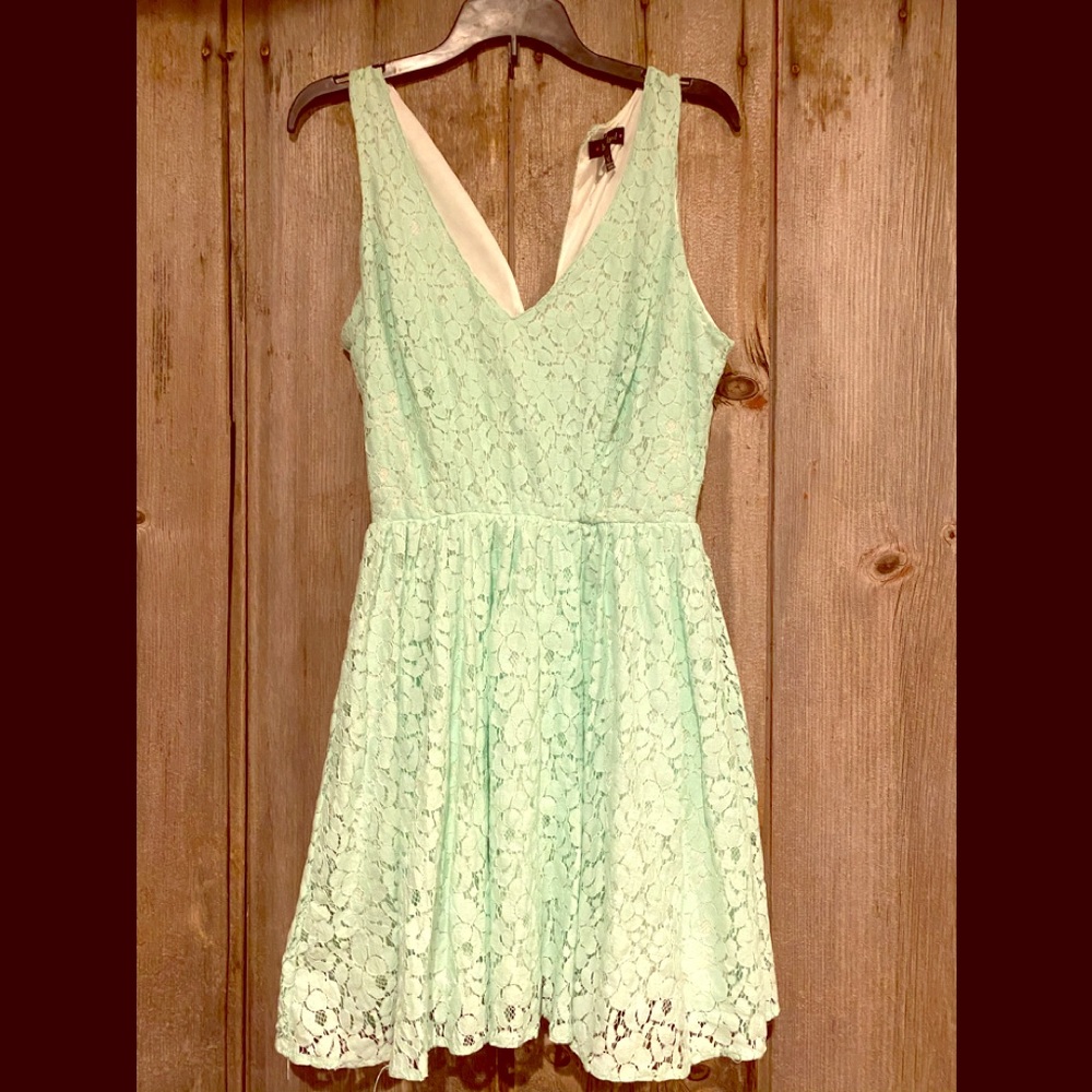 HeartSoul 💚 lace dress 👗 Size XS
